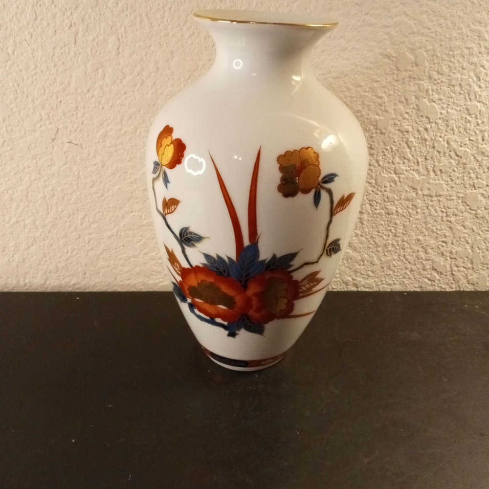 EXQUISITE VTG Japanese Gold Imari 8" Decorative Vase